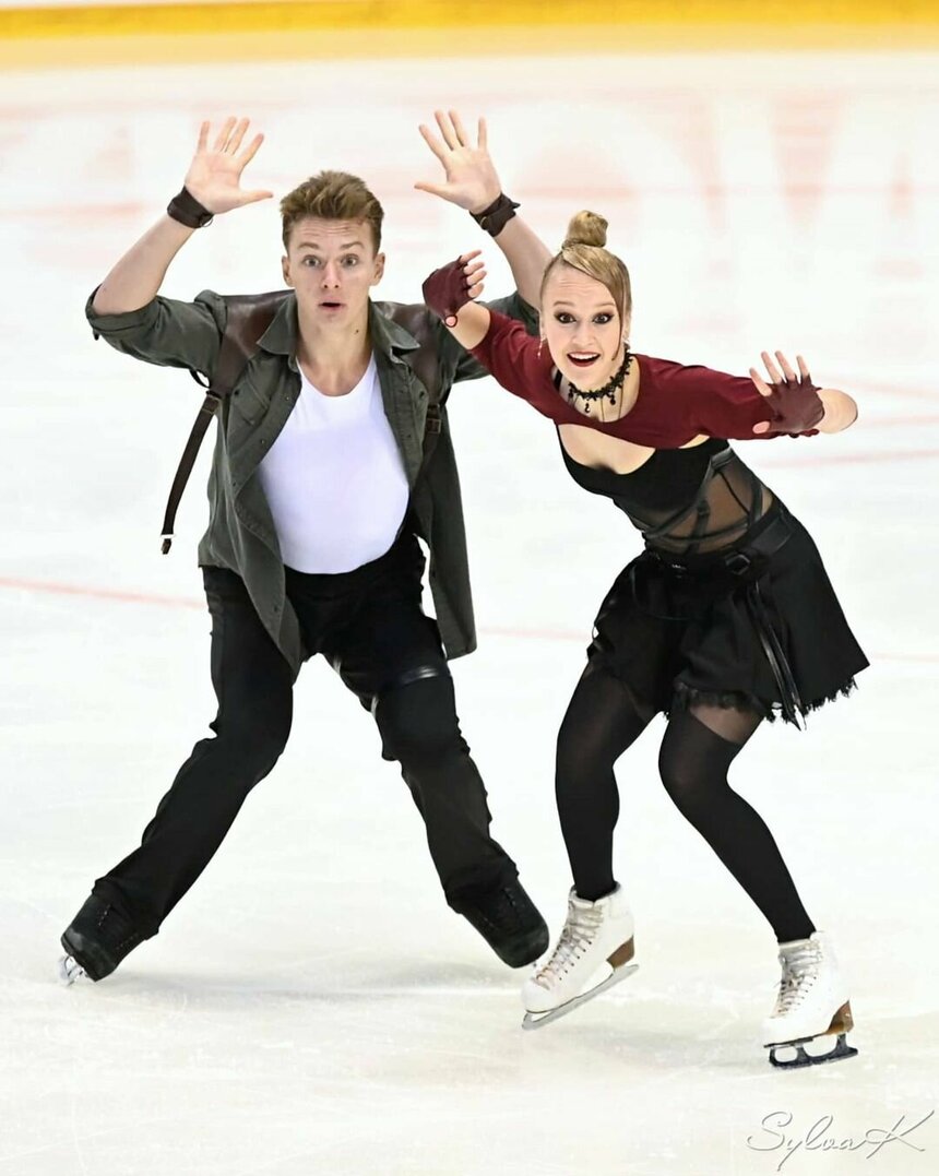 Ангелина и Илья весьма эмоционально представляют ритмический танец - https://www.instagram.com/angelina_k21
