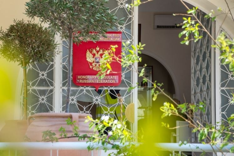 Атакован офис почетного консула России на Кипре (фото): фото 5