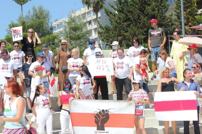 В Лимассоле прошла акция солидарности с белорусами: фото 23