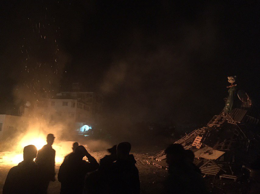 В Лимассоле на Пасхальном костре сожгли огромного кота : фото 4