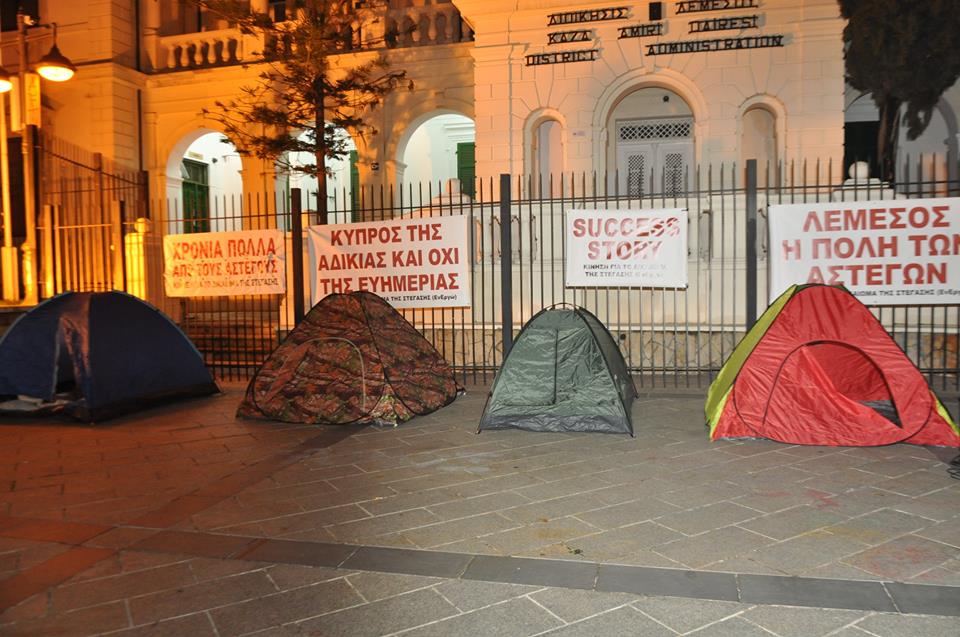 Палатка и банка пива - оружие пролетариата. В Лимассоле прошел митинг "За право на жилье": фото 3
