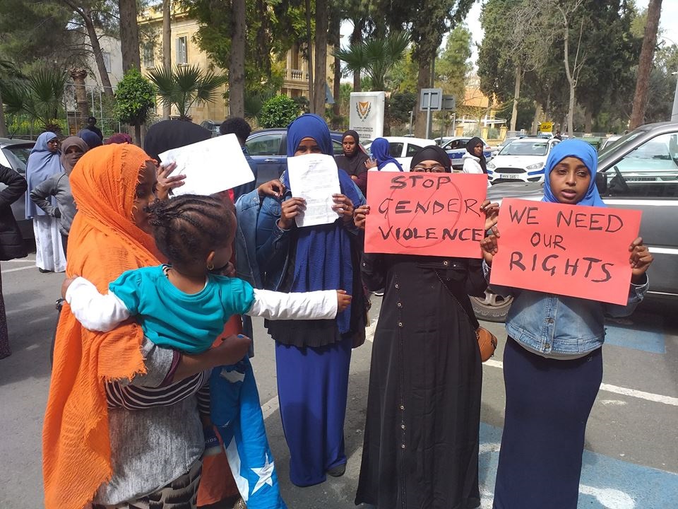Беженцы прошли маршем протеста по улицам Никосии : фото 2