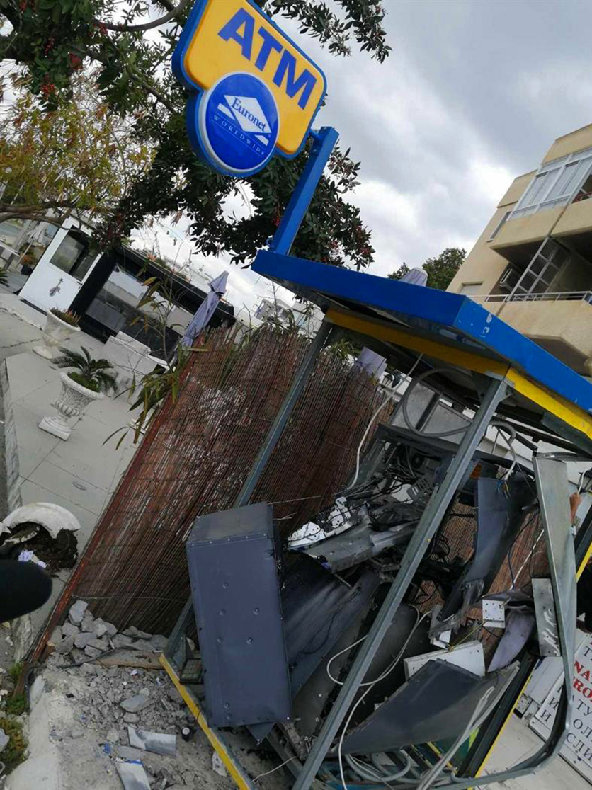Взрыв банкомата в Лимассоле: фото 2