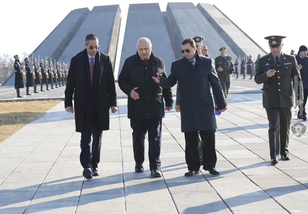 Министр обороны Кипра с деловым визитом посетил Армению : фото 3