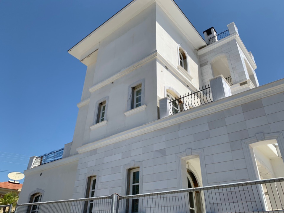 Пугачева и Галкин достраивают новый замок на Кипре: фото 6