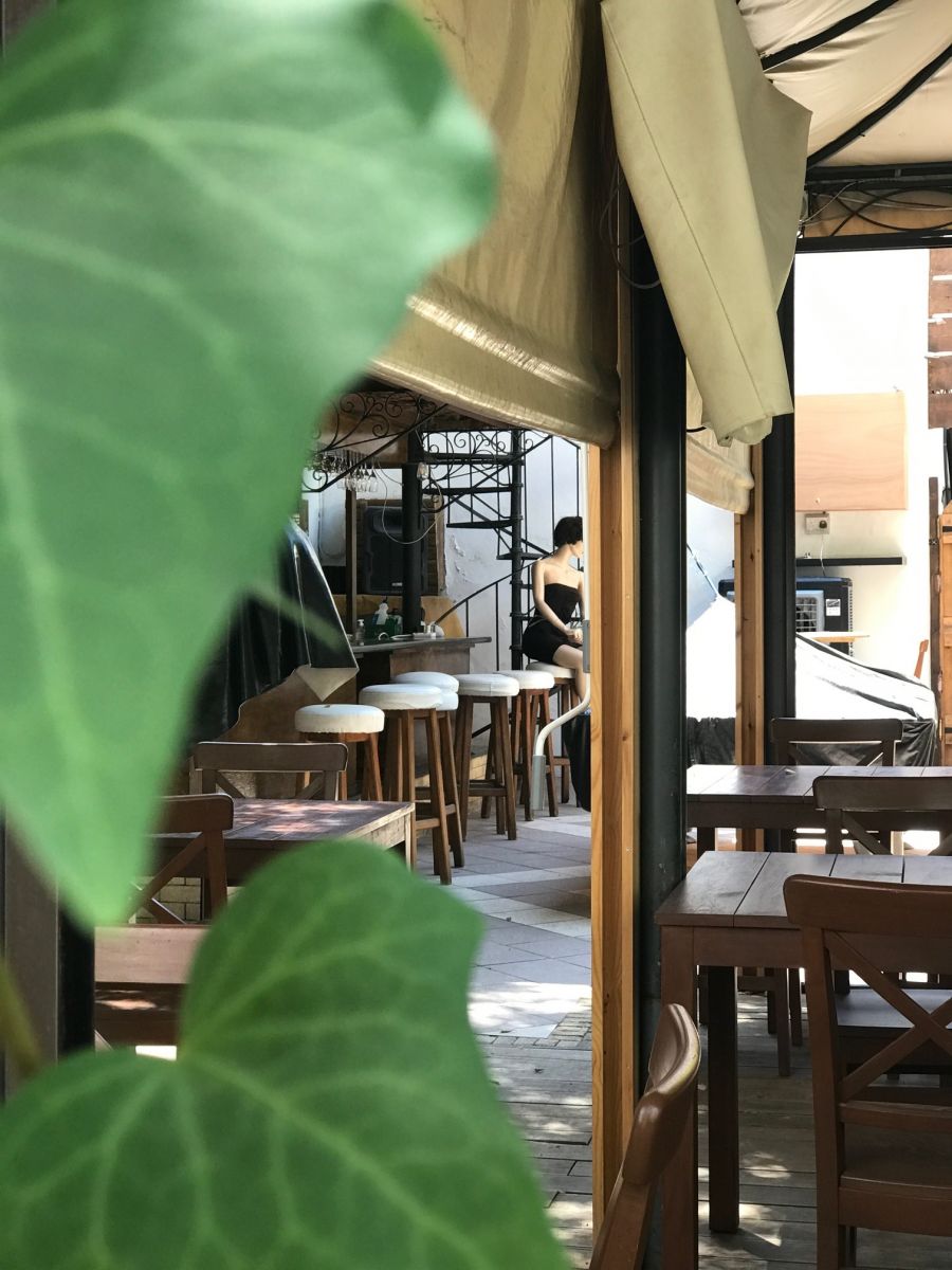 Кафе с «мёртвыми душами» в Никосии (фото): фото 3