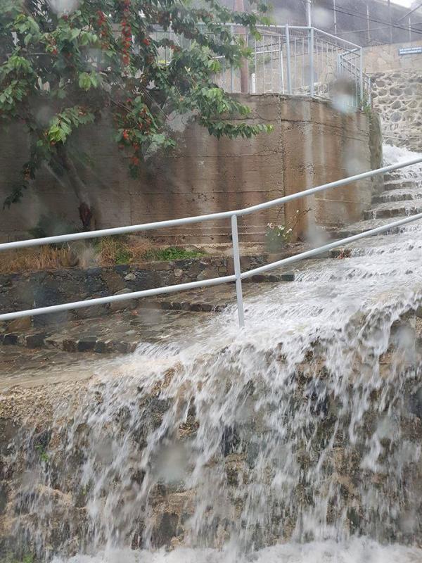 Ливень вызвал настоящее наводнение в районах Троодоса и Никосии: фото 2