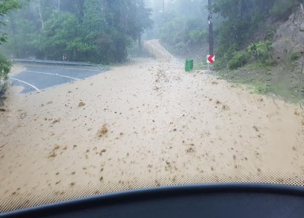 Ливень вызвал настоящее наводнение в районах Троодоса и Никосии: фото 3