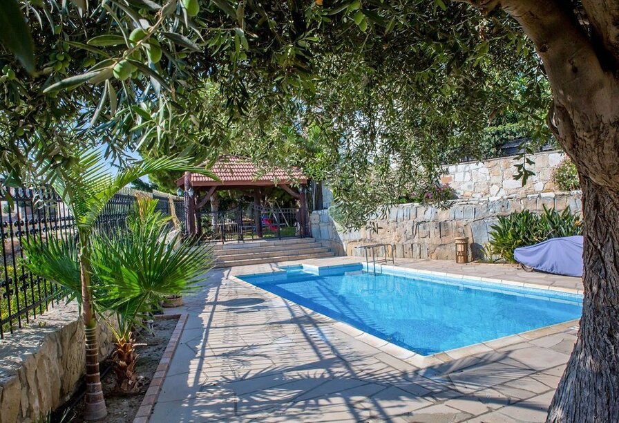 Big Villa at Agia Fyla with a pool. Фото 10 из 13 Фотогаллерея объекта 4205 - Фото 10 из 13