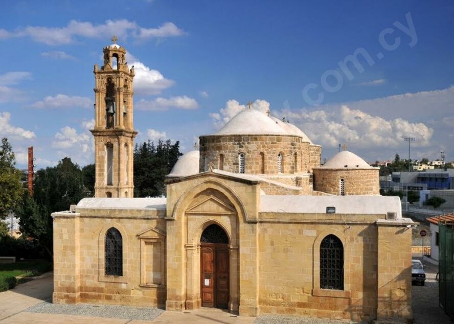 Церковь Киприана и Иустинии в Менико