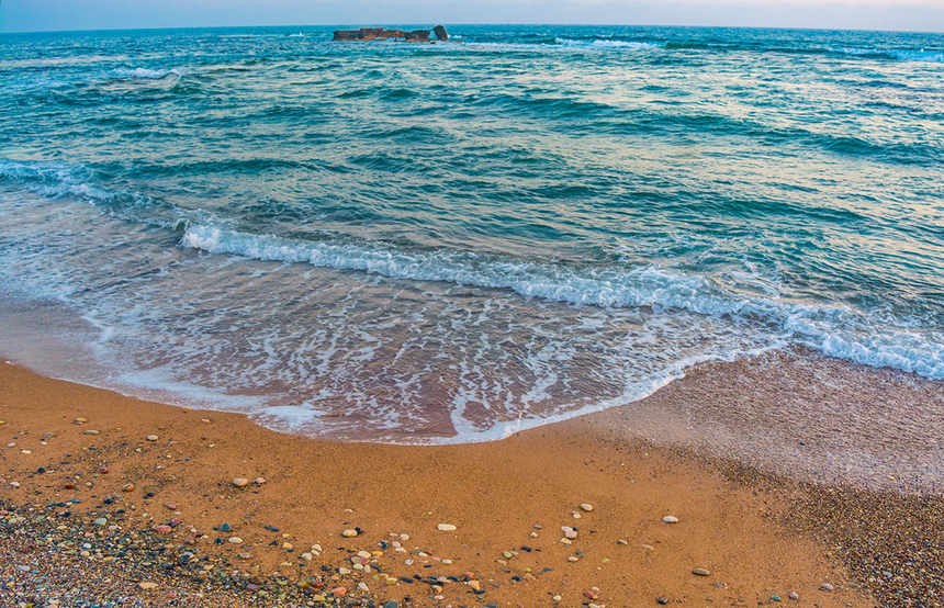 Удивительно красивый пляж в кипрской деревушке Мандрия: фото 20