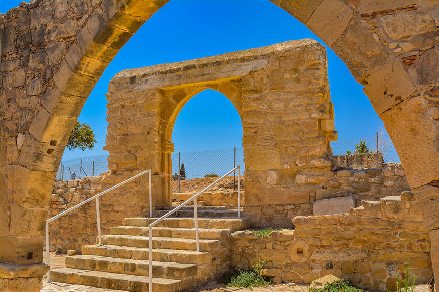 Церковь Панагия Одигитрия, построенная на Кипре из камней, взятых из руин древнего святилища Афродиты: фото 56