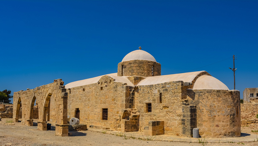 Церковь Панагия Одигитрия, построенная на Кипре из камней, взятых из руин древнего святилища Афродиты: фото 11