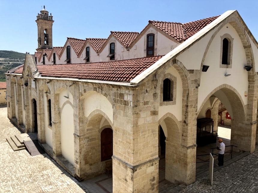 Монастырь Святого Креста - духовный символ и религиозный центр Омодоса: фото 9