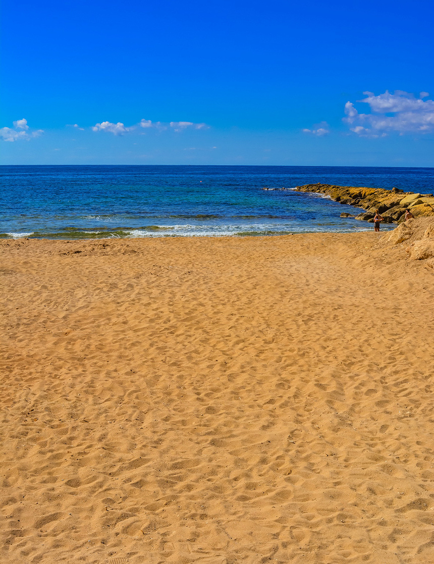 Песчаный и спокойный пляж Пахиаммос 2 в Пафосе: фото 8