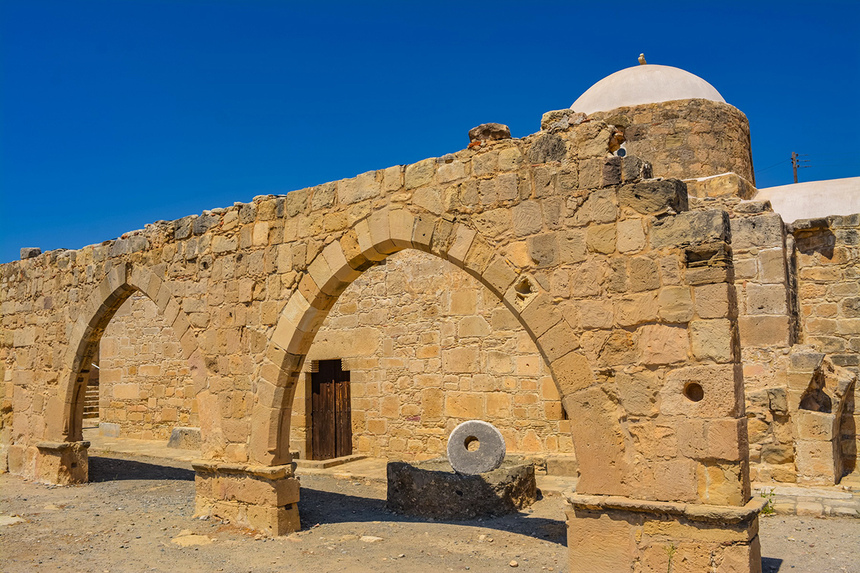Церковь Панагия Одигитрия, построенная на Кипре из камней, взятых из руин древнего святилища Афродиты: фото 73