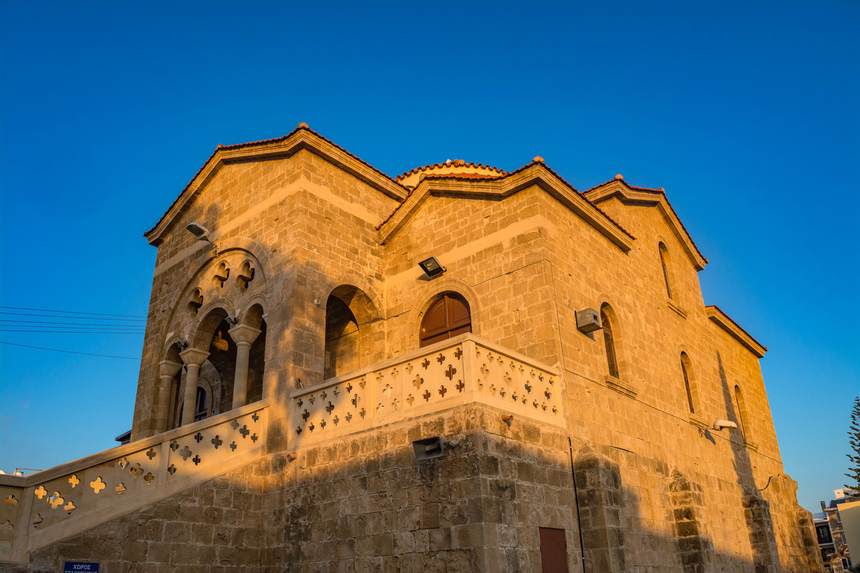 Храм Панагия Теоскепасти - православная византийская церковь, построенная в нескольких метрах от моря в Пафосе: фото 38