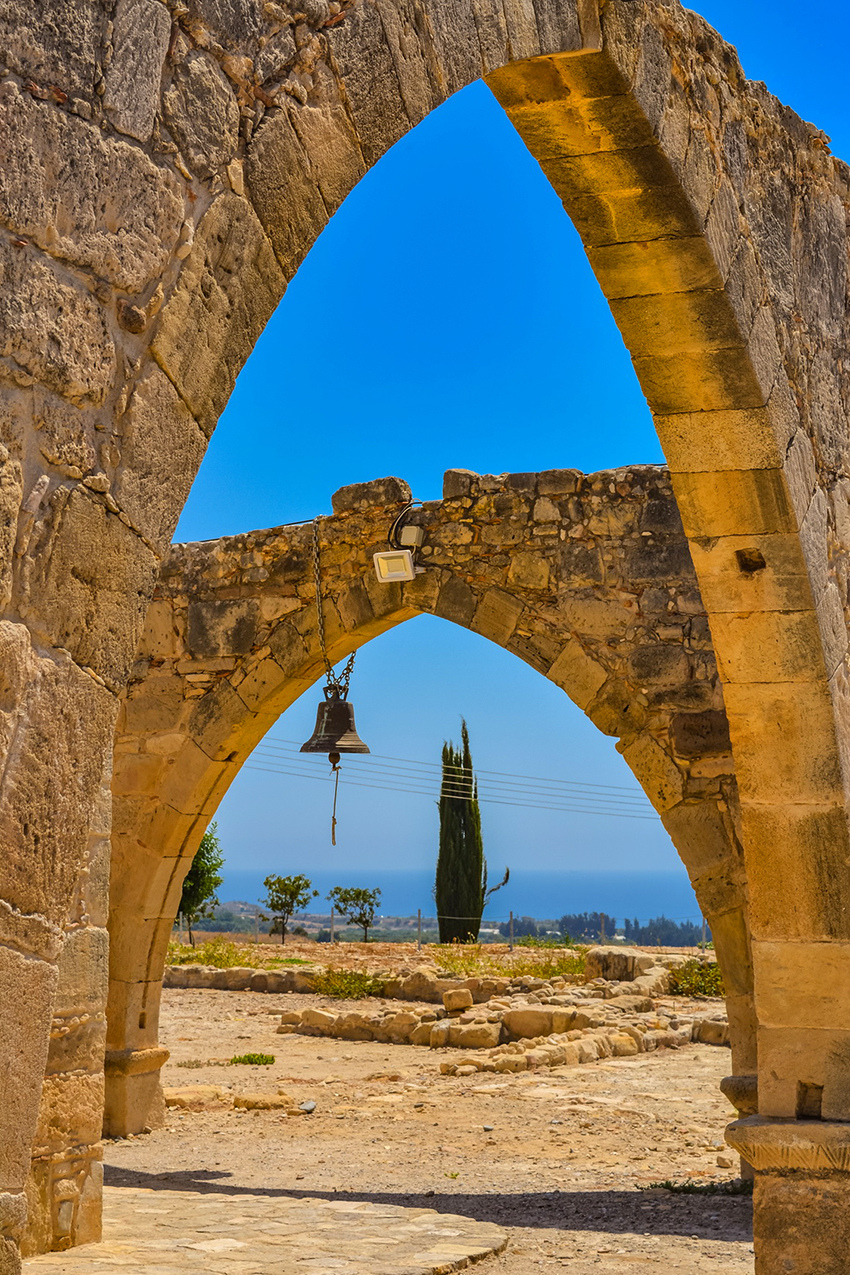 Церковь Панагия Одигитрия, построенная на Кипре из камней, взятых из руин древнего святилища Афродиты: фото 71