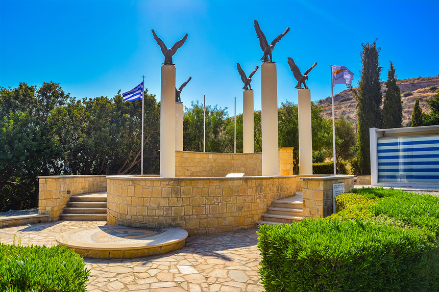 Памятник пяти офицерам Национальной гвардии Кипра: фото 3