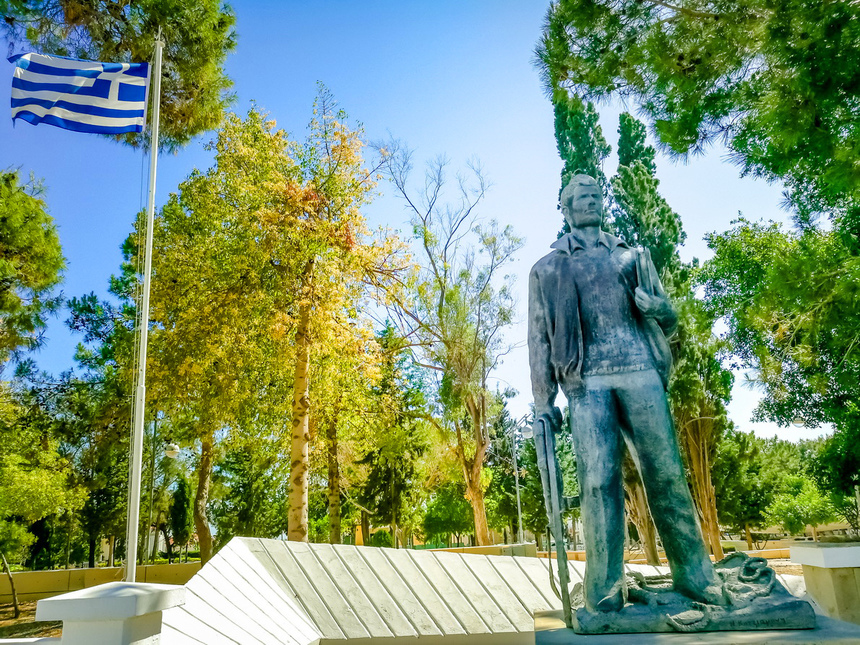 Исторический памятник самому молодому казненному греку-киприоту Эвагорасу Палликаридису: фото 20