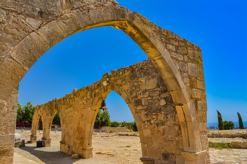 Церковь Панагия Одигитрия, построенная на Кипре из камней, взятых из руин древнего святилища Афродиты: фото 57