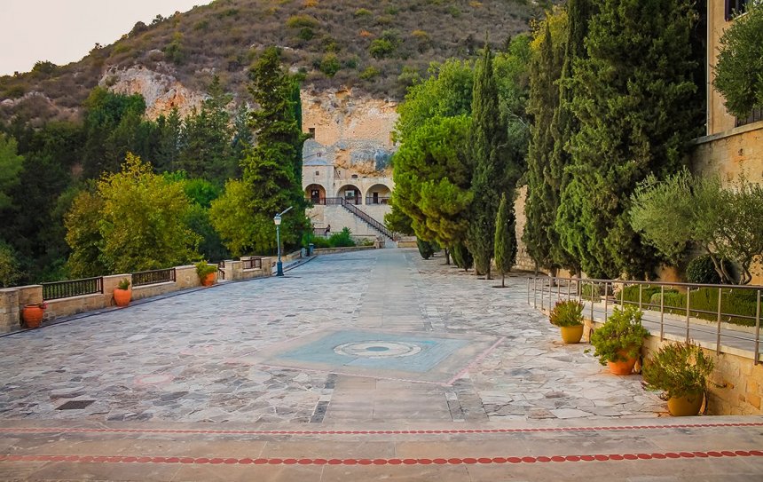 Необычный монастырь Святого Неофита в Пафосе: фото 3
