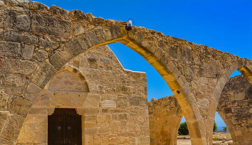 Церковь Панагия Одигитрия, построенная на Кипре из камней, взятых из руин древнего святилища Афродиты: фото 54