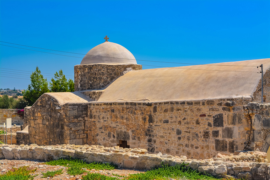 Церковь Панагия Одигитрия, построенная на Кипре из камней, взятых из руин древнего святилища Афродиты: фото 27