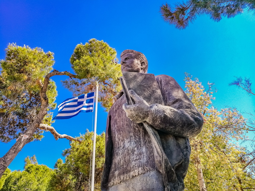 Исторический памятник самому молодому казненному греку-киприоту Эвагорасу Палликаридису: фото 12