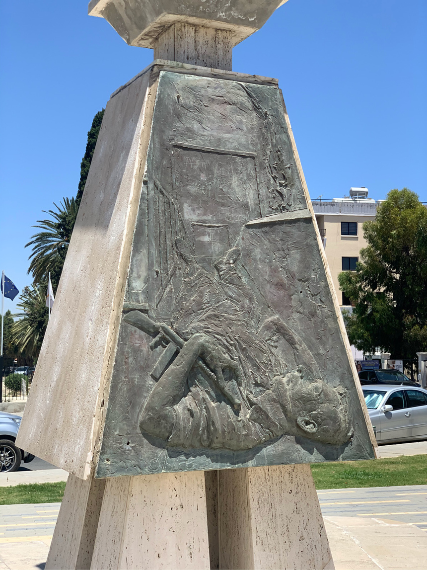 Памятник молодому борцу за свободу Кипра Михалакису Паридису: фото 7