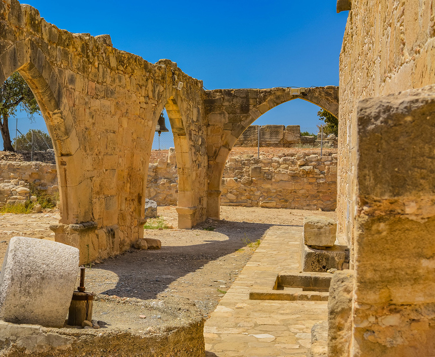 Церковь Панагия Одигитрия, построенная на Кипре из камней, взятых из руин древнего святилища Афродиты: фото 63