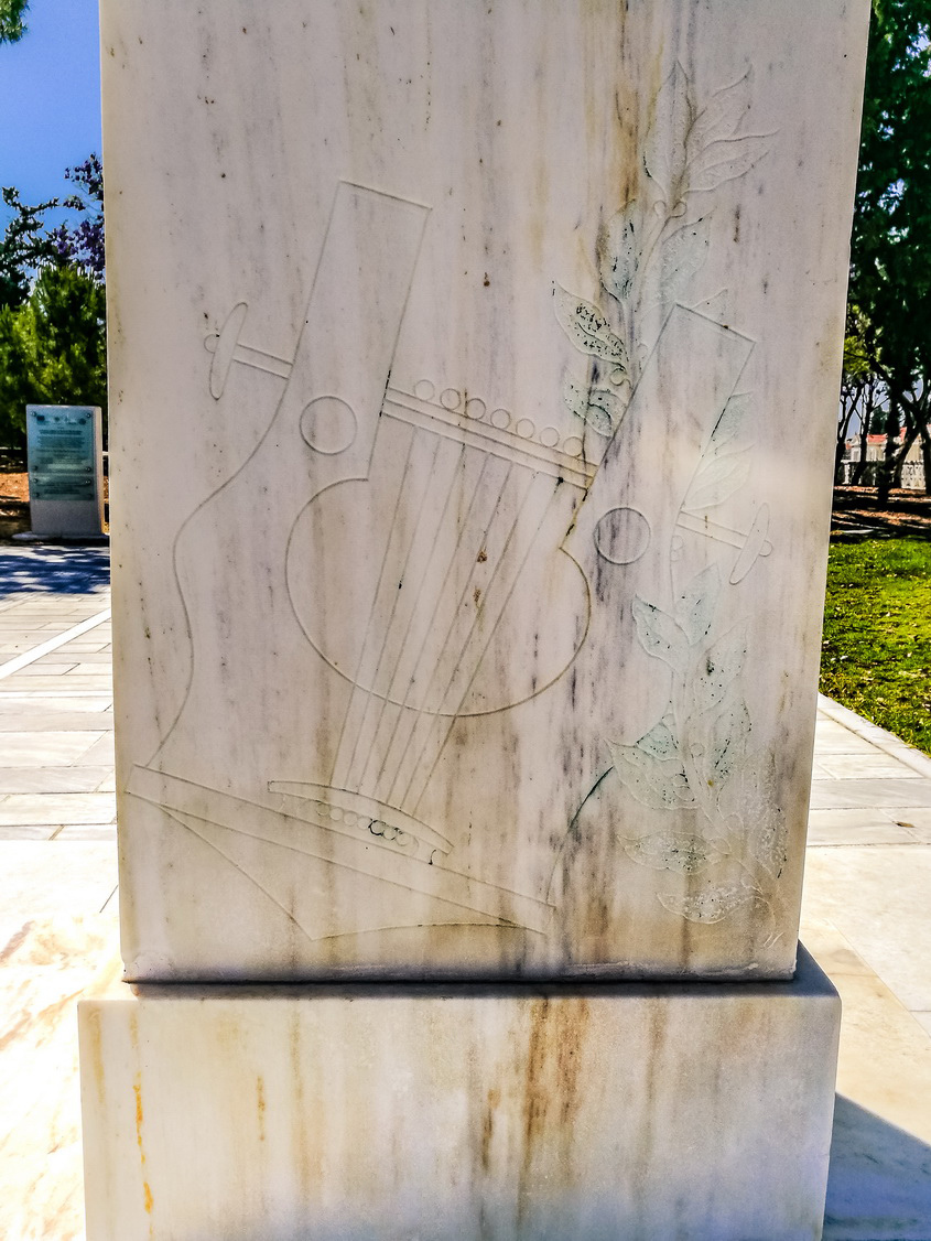 Бюст Дионисиоса Соломоса на одноименной площади в Пафосе : фото 7