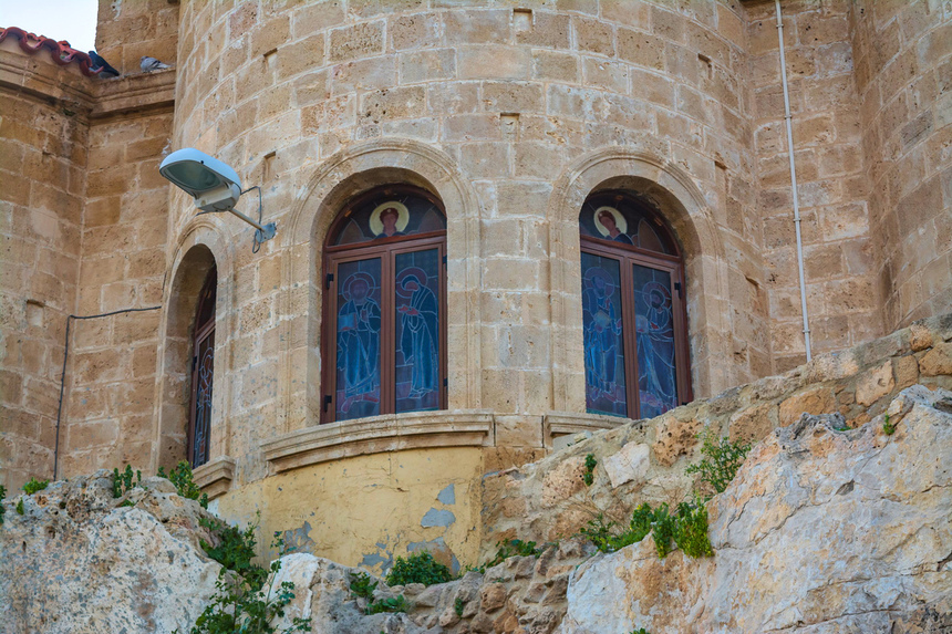 Храм Панагия Теоскепасти - православная византийская церковь, построенная в нескольких метрах от моря в Пафосе: фото 21