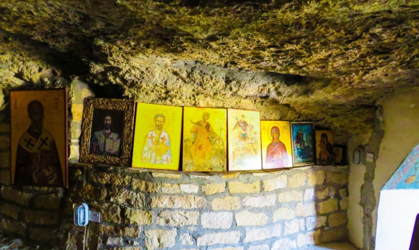 Панагия Хрисоспилиотисса - древние катакомбы и уникальный пещерный храм : фото 16