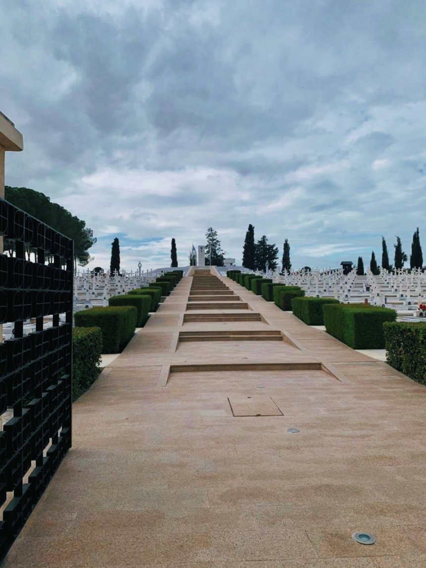Военное кладбище Македонитиссы — красивый памятник славы и чести воинов Кипра и Греции: фото 8