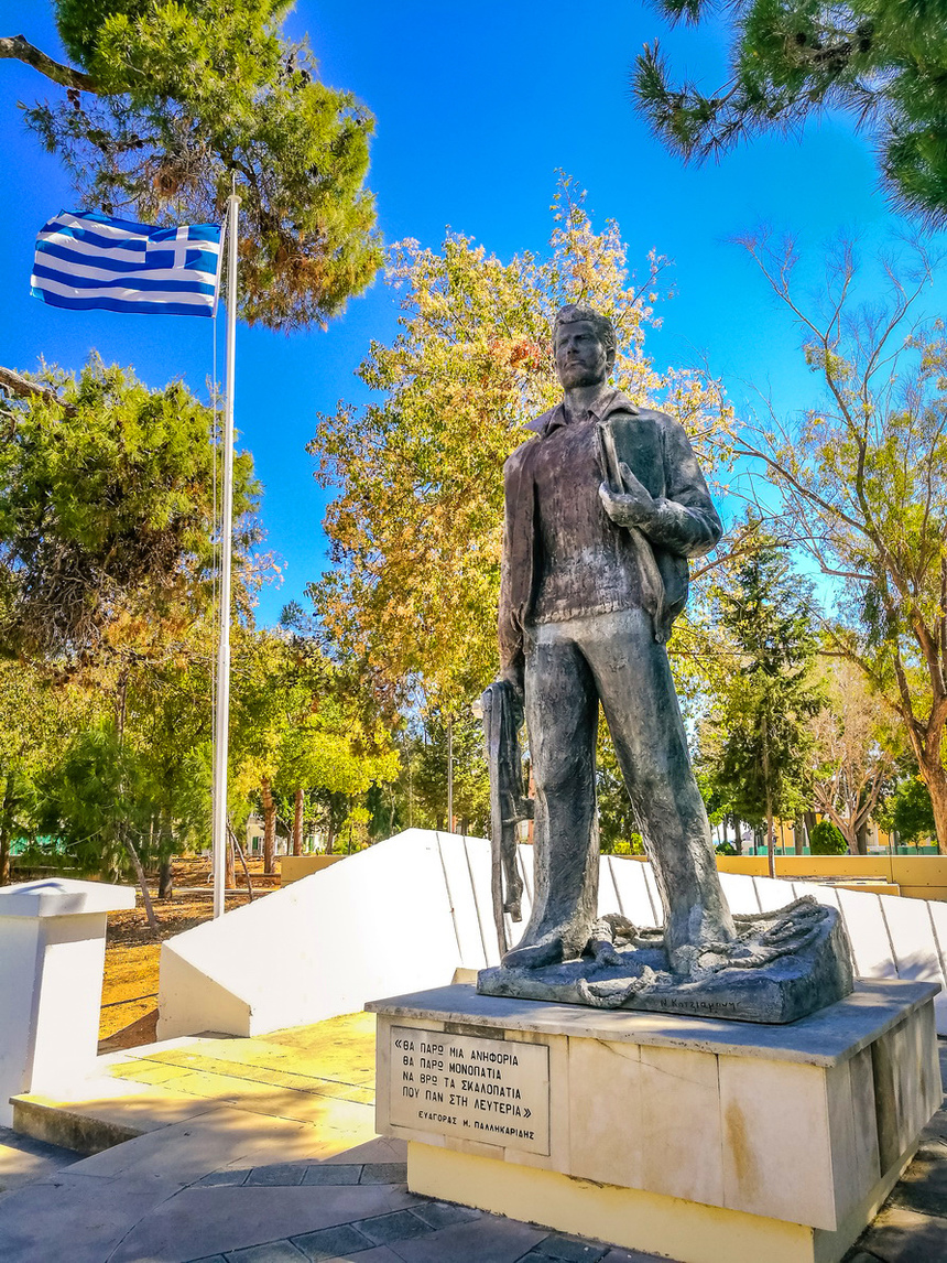 Исторический памятник самому молодому казненному греку-киприоту Эвагорасу Палликаридису: фото 5
