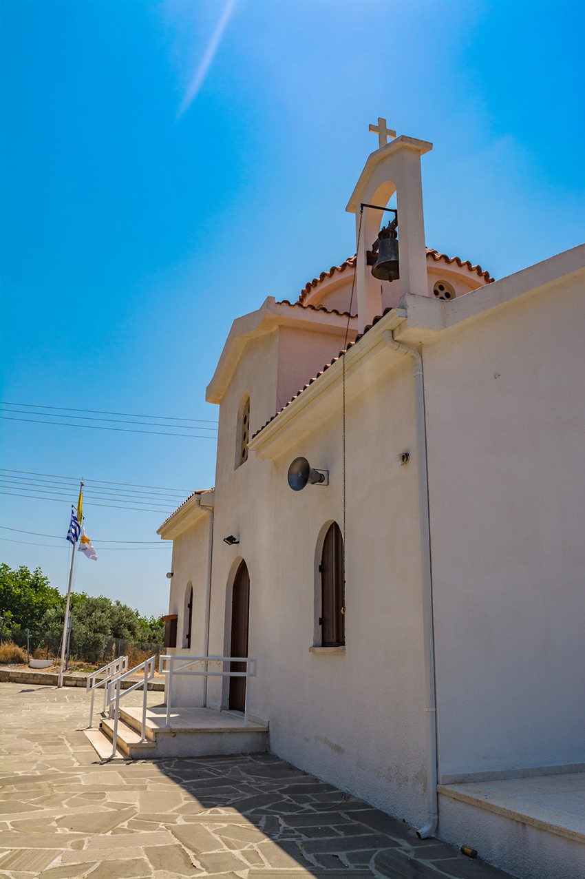 Храм Преподобного Онисифора Кипрского в Анарите: фото 16