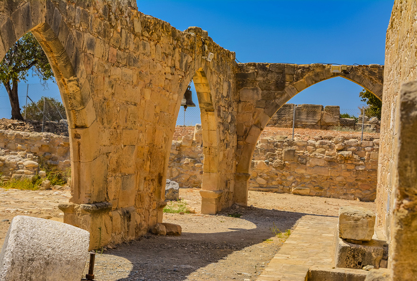 Церковь Панагия Одигитрия, построенная на Кипре из камней, взятых из руин древнего святилища Афродиты: фото 80
