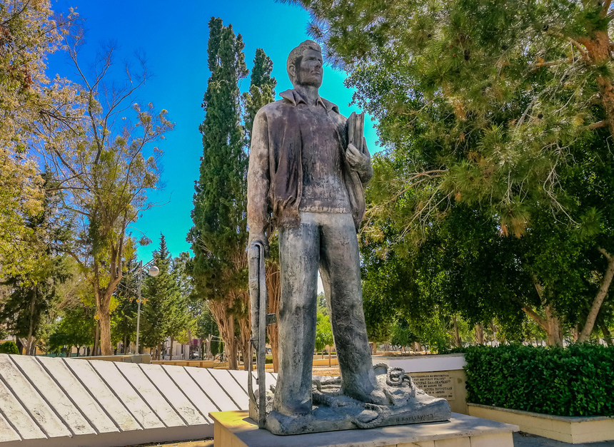 Исторический памятник самому молодому казненному греку-киприоту Эвагорасу Палликаридису: фото 15