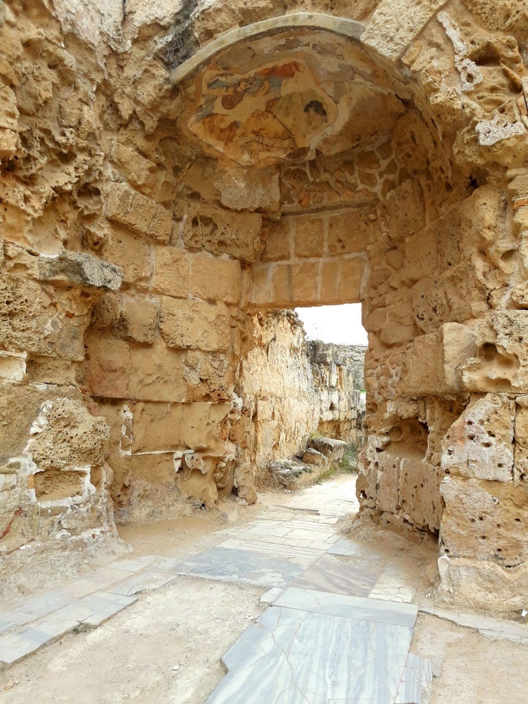 Дивная история саламинских руин: фото 25