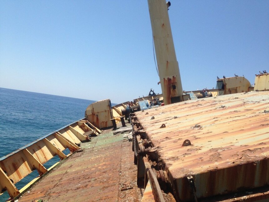 Заброшенный корабль Edro III под Пафосом. Взгляд изнутри: фото 5