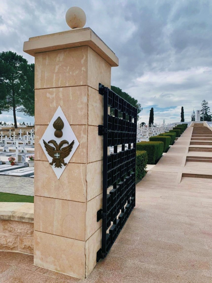 Военное кладбище Македонитиссы — красивый памятник славы и чести воинов Кипра и Греции: фото 7