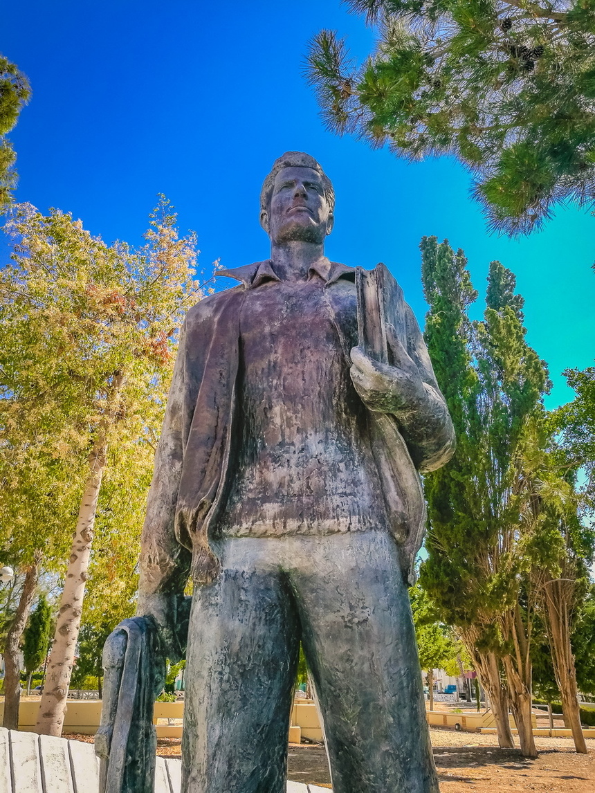 Исторический памятник самому молодому казненному греку-киприоту Эвагорасу Палликаридису: фото 21