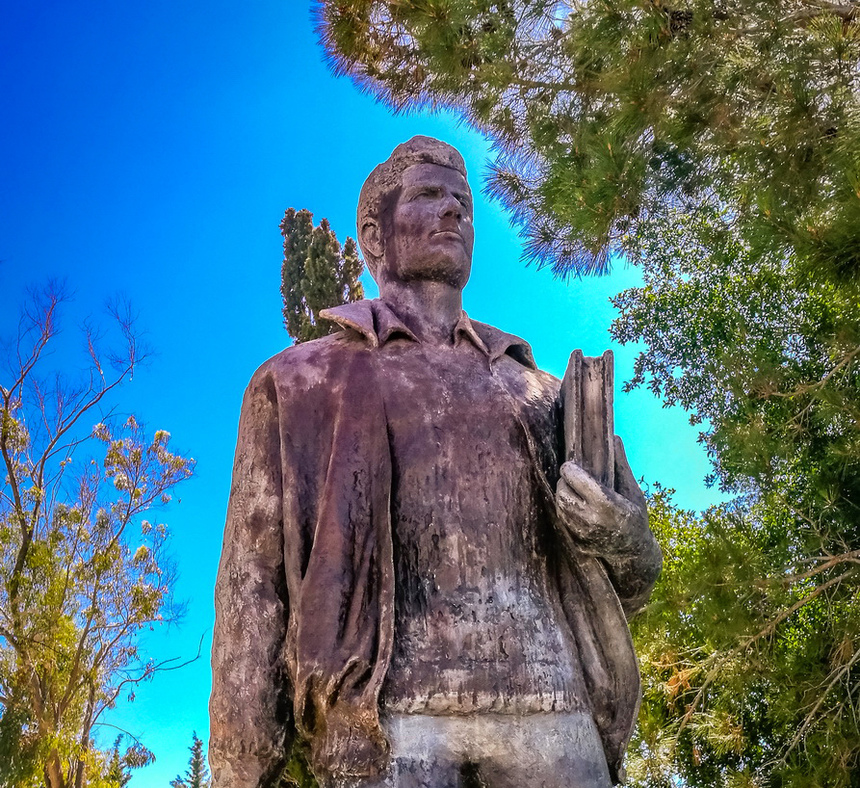 Исторический памятник самому молодому казненному греку-киприоту Эвагорасу Палликаридису: фото 9