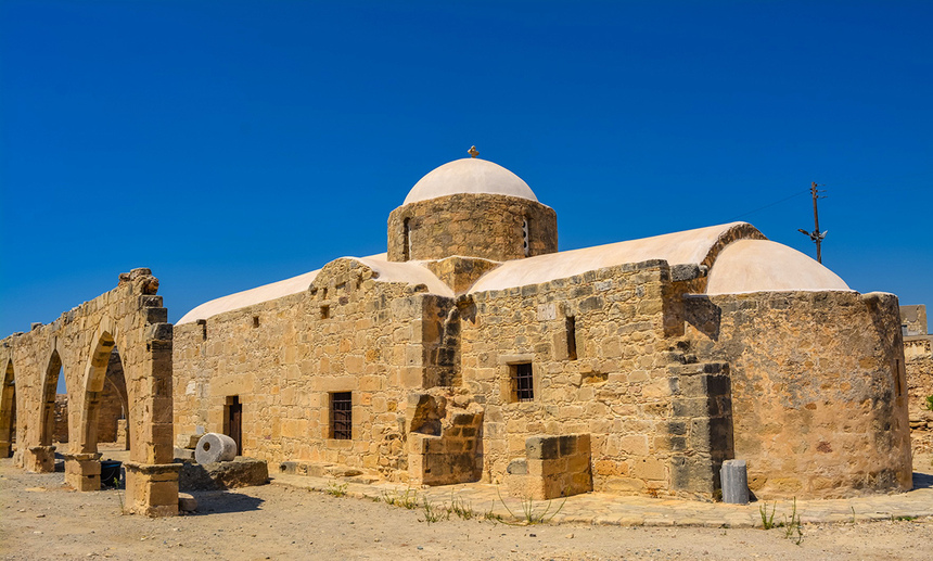 Церковь Панагия Одигитрия, построенная на Кипре из камней, взятых из руин древнего святилища Афродиты: фото 3