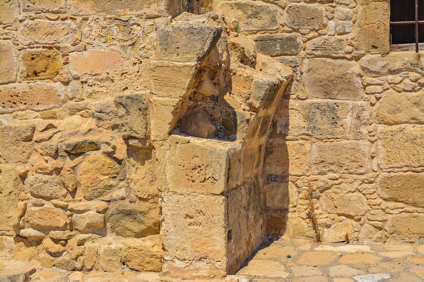 Церковь Панагия Одигитрия, построенная на Кипре из камней, взятых из руин древнего святилища Афродиты: фото 75