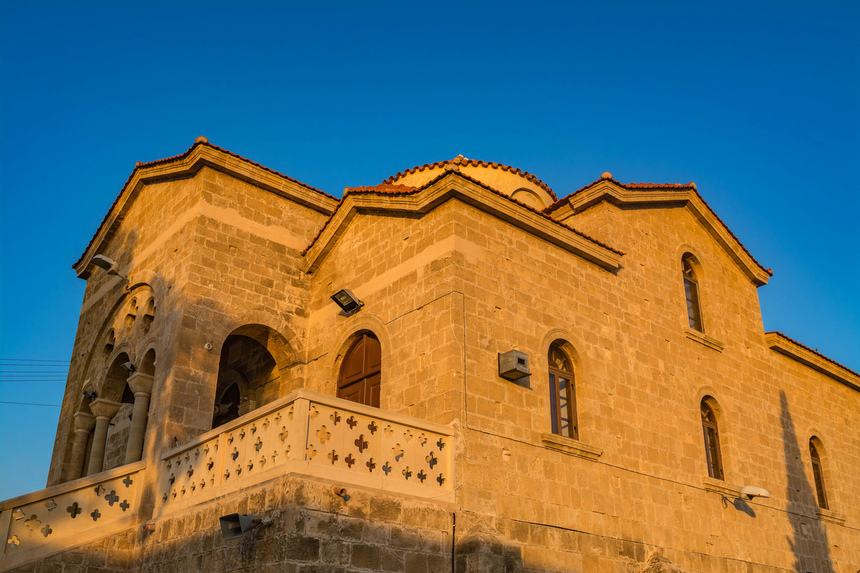 Храм Панагия Теоскепасти - православная византийская церковь, построенная в нескольких метрах от моря в Пафосе: фото 25