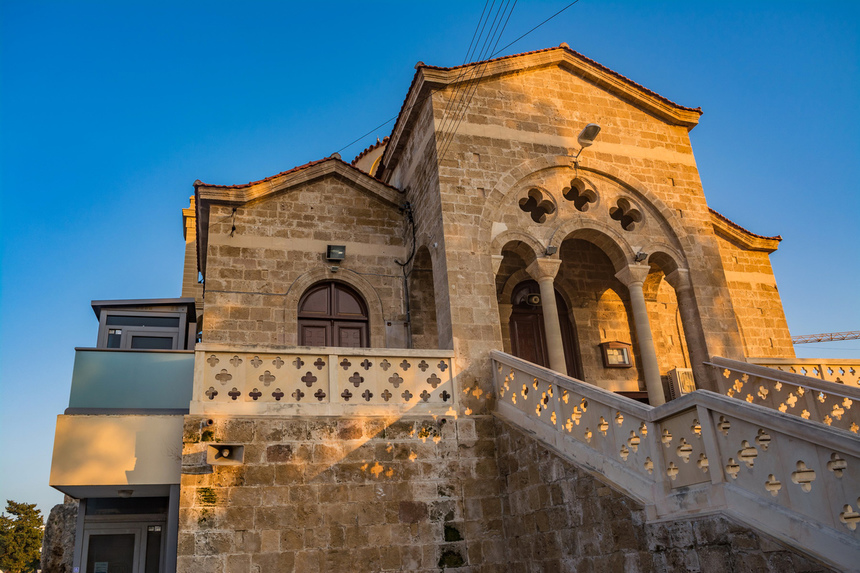 Храм Панагия Теоскепасти - православная византийская церковь, построенная в нескольких метрах от моря в Пафосе: фото 23