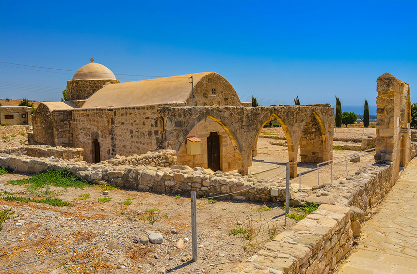 Церковь Панагия Одигитрия, построенная на Кипре из камней, взятых из руин древнего святилища Афродиты: фото 31
