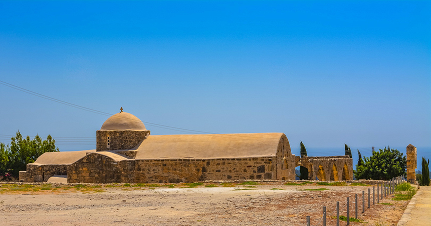 Церковь Панагия Одигитрия, построенная на Кипре из камней, взятых из руин древнего святилища Афродиты: фото 23